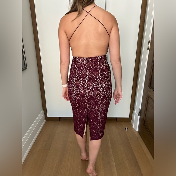 Burgundy lace dress - Picture 2 of 3